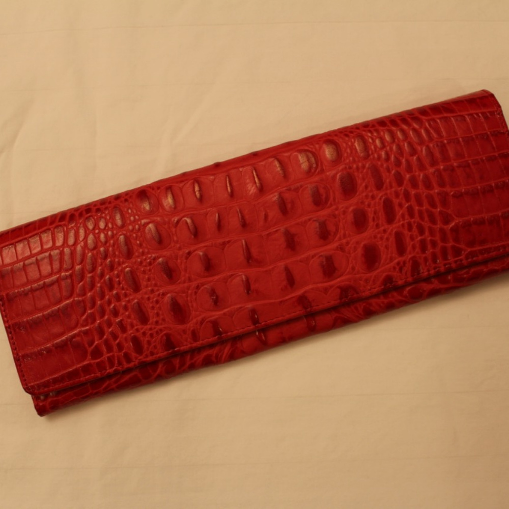 clutch purse